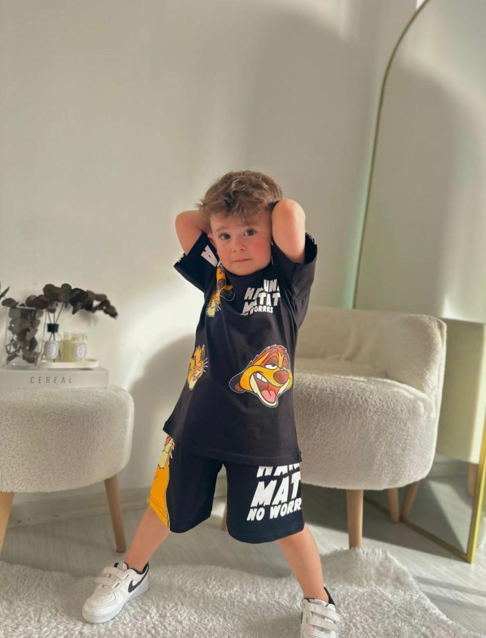 Black Hakuna Matata T-shirt & Shorts Set